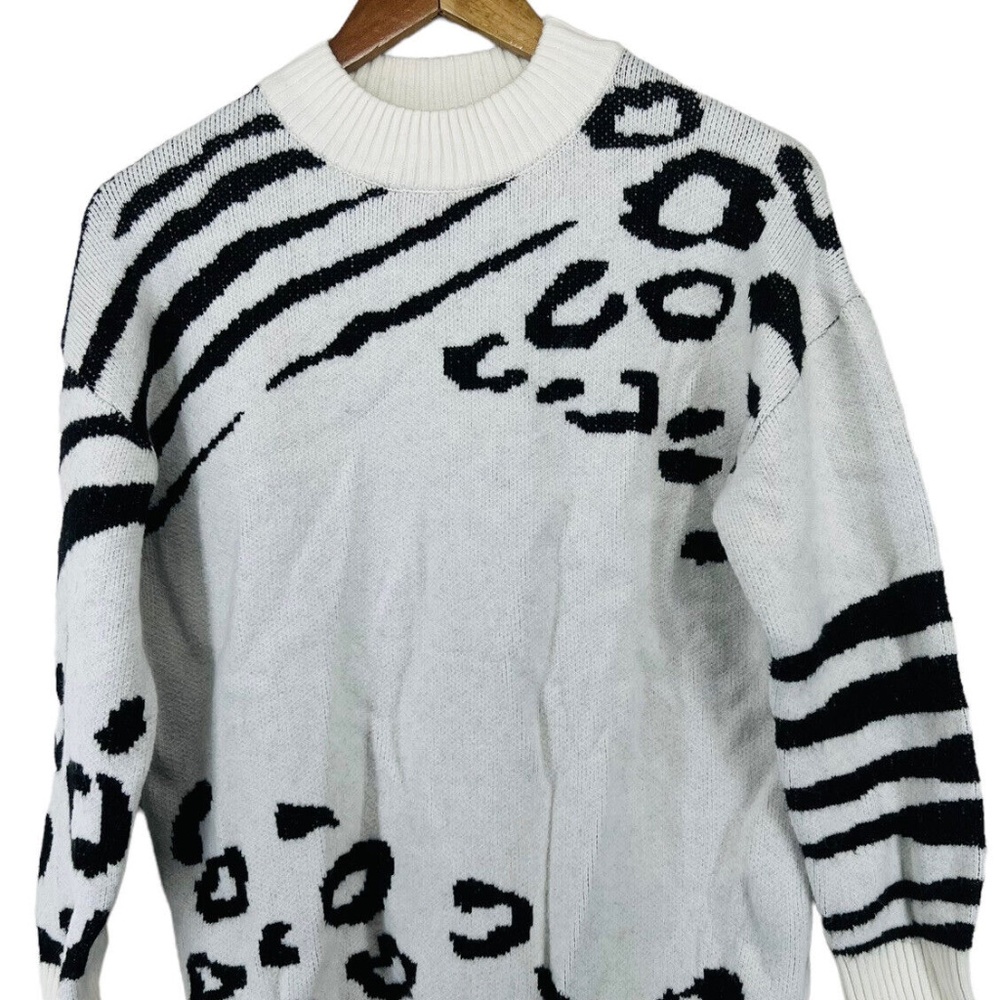 Belinda White and Black Animal Print Pullover Sweater Small Super Soft